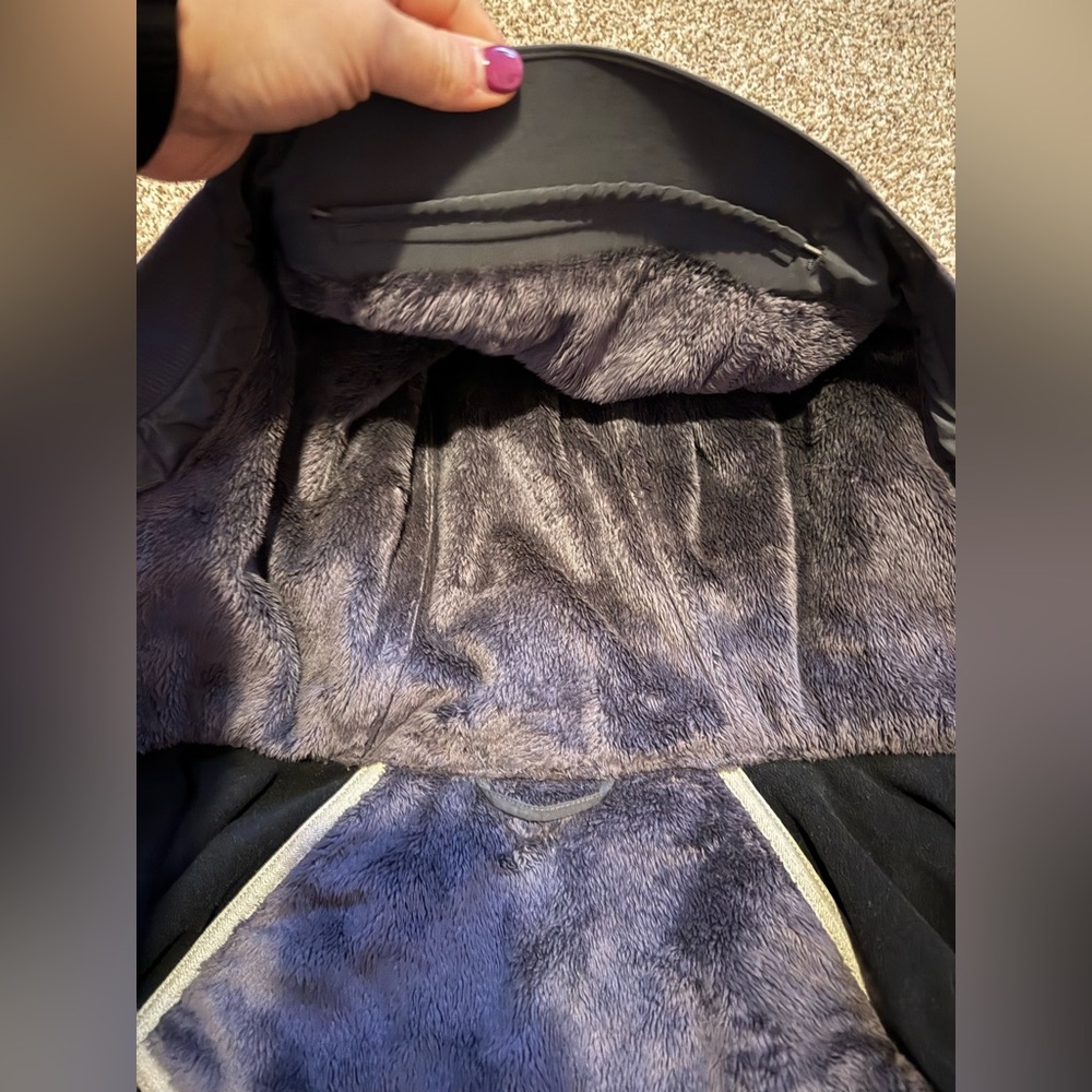 Lululemon Women's Black Hooded Jacket size Medium - Picture 7 of 8